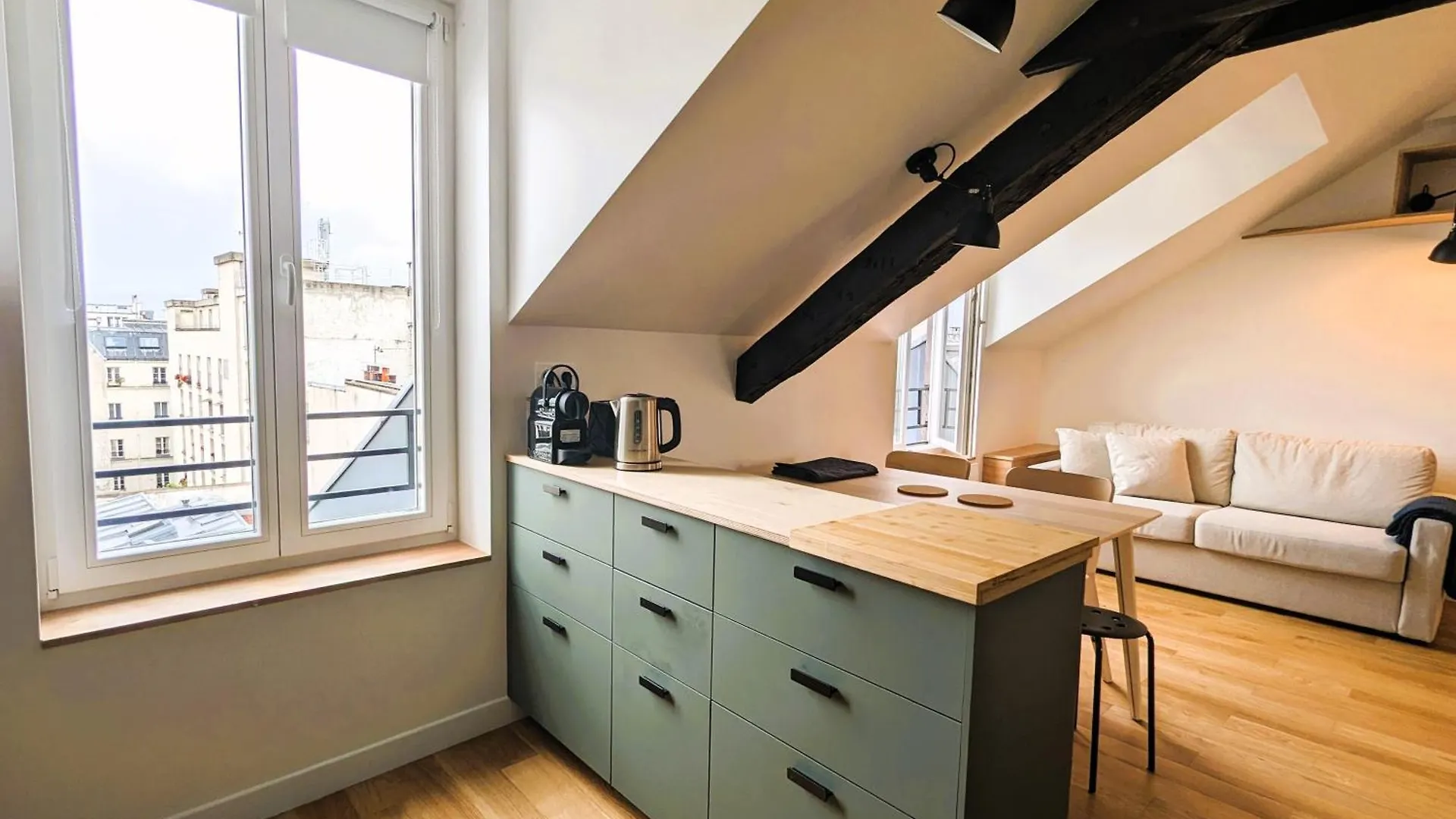Appart Sur Les Toits De Paris - Marais 0*,  France